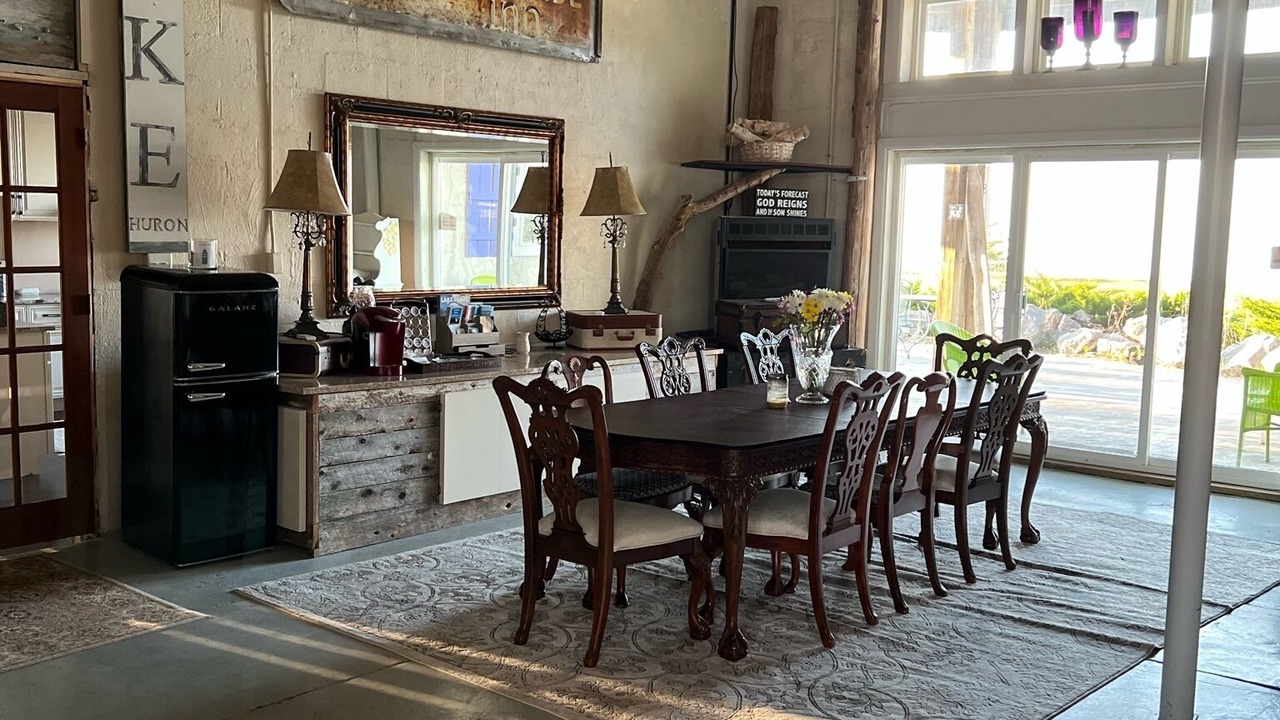 Photo of Livingroom in Rogers City
