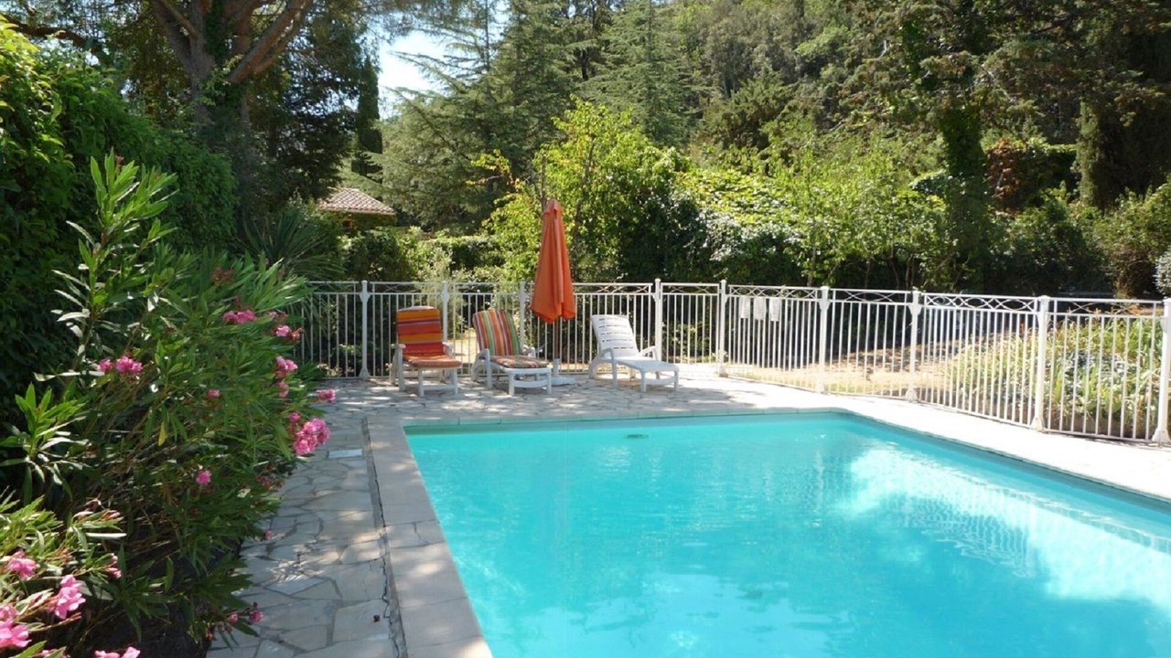 Photo of Outdoor in Reynes
