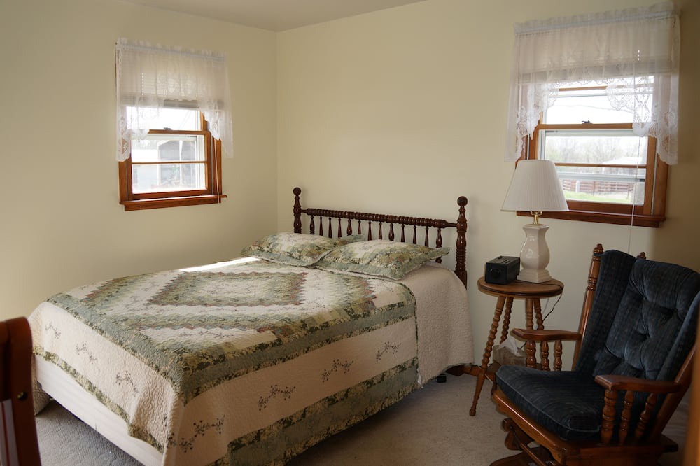 Photo of Bedroom in Sullivan