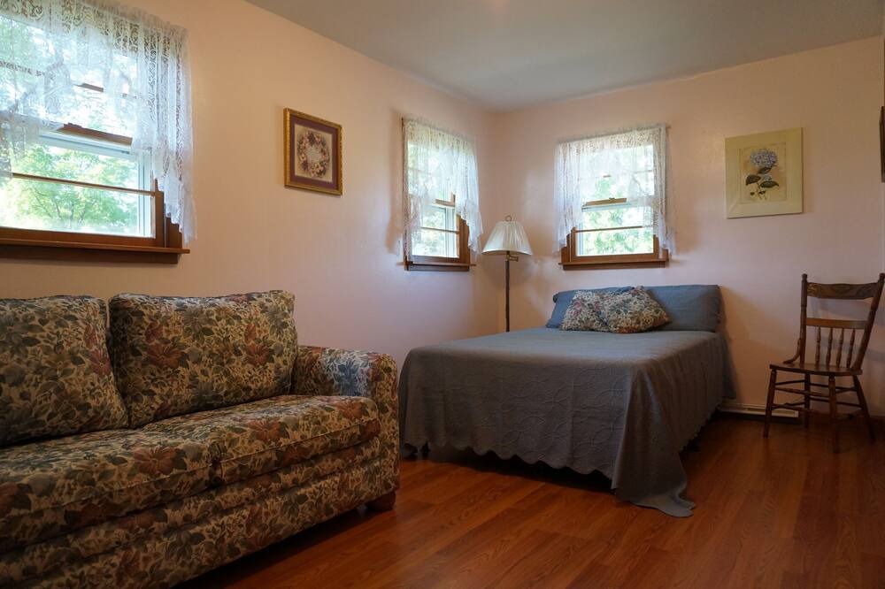 Photo of Bedroom in Sullivan
