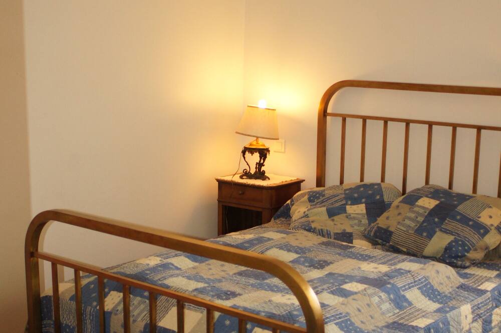 Photo of Bedroom in Coux-et-Bigaroque-Mouzens