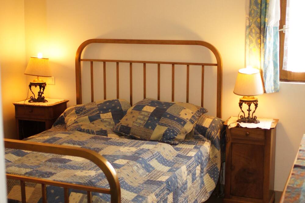 Photo of Bedroom in Coux-et-Bigaroque-Mouzens