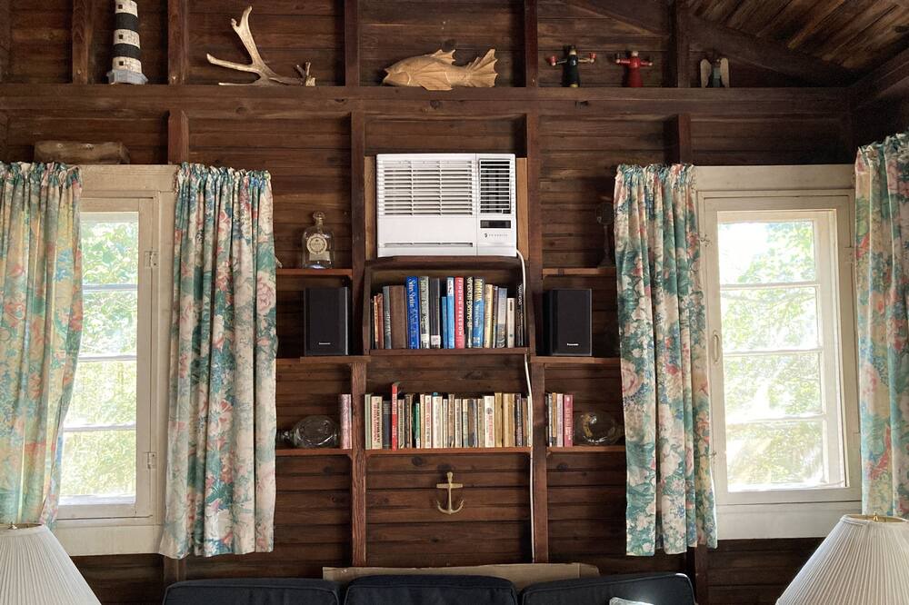 Photo of Livingroom in Ocean Beach