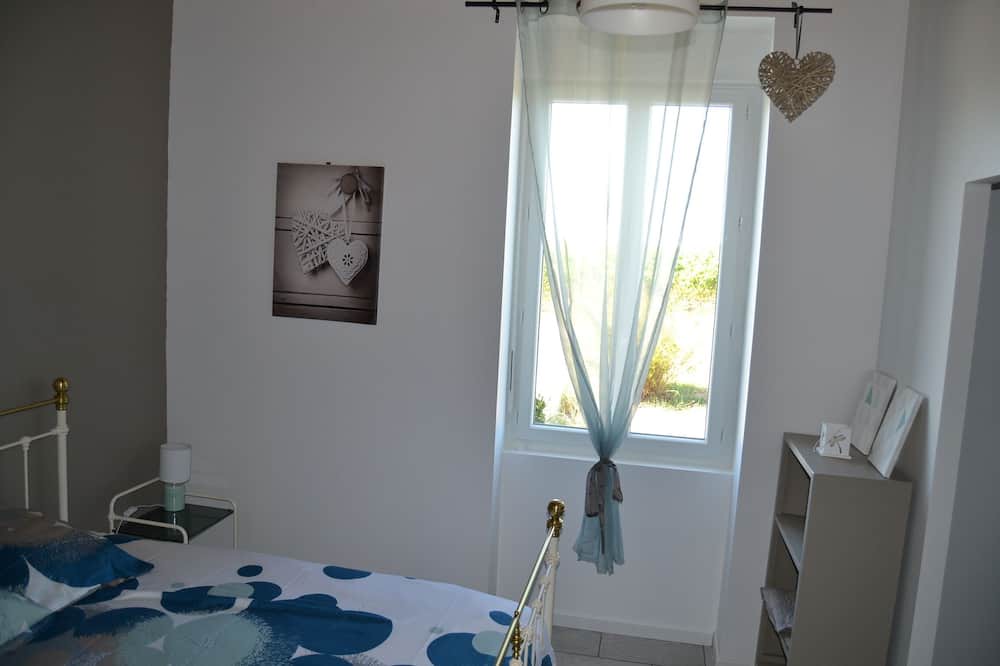 Photo of Bedroom in Saint-Estephe