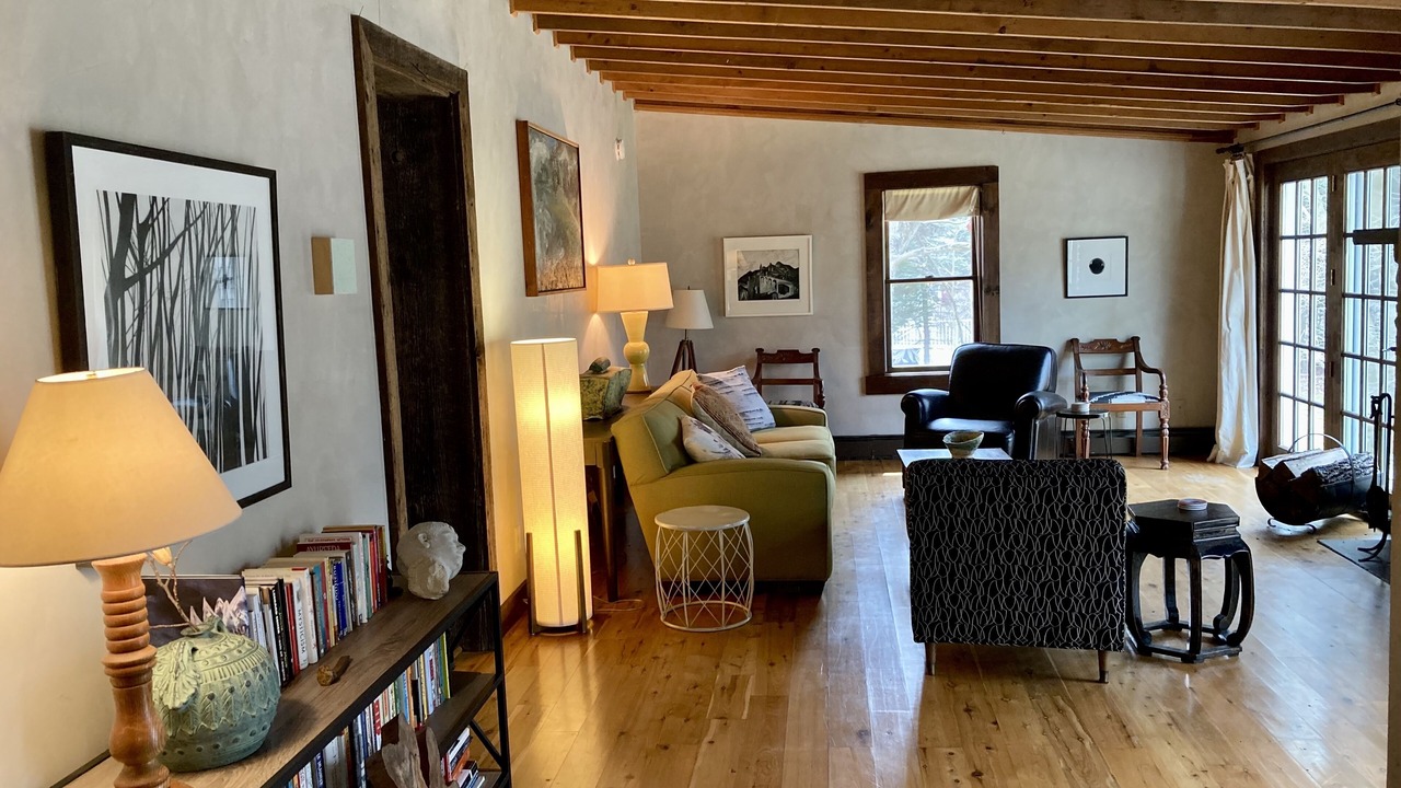 Photo of Livingroom in Pond Eddy