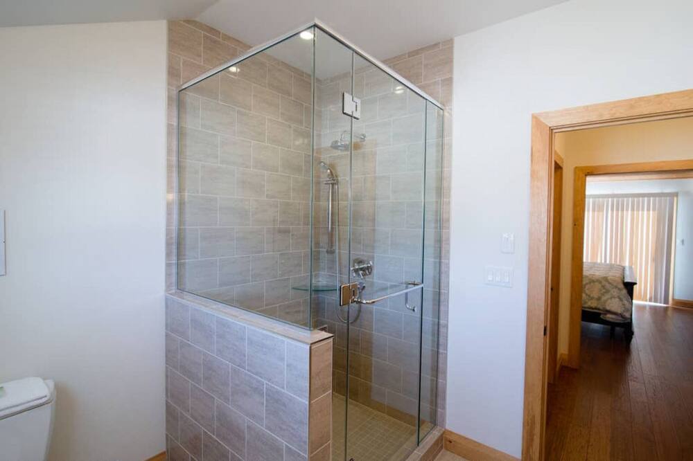 Photo of Bathroom in Muskoka Lakes