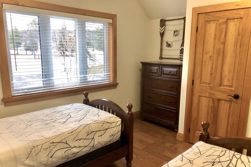 Photo of Bedroom in Muskoka Lakes
