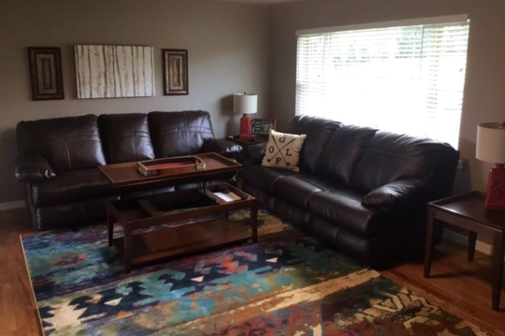 Photo of Livingroom in Zion