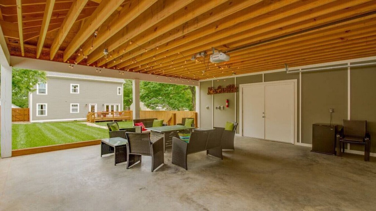 Photo of Outdoor in Shelby Hills