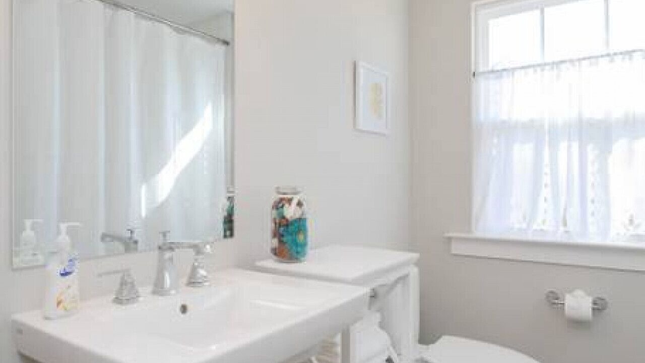 Photo of Bathroom in Shelby Hills