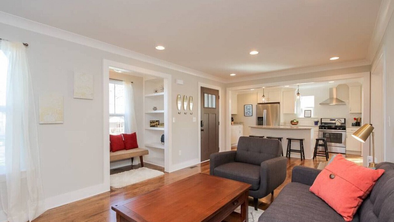 Photo of Livingroom in Shelby Hills