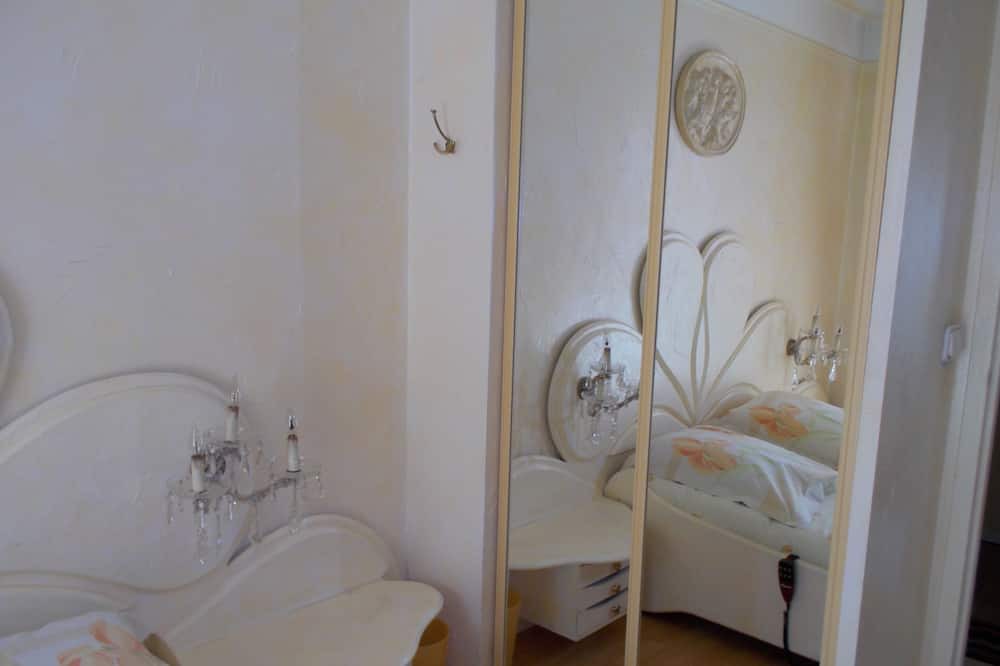Photo of Bedroom in Saint-Julien-en-Genevois