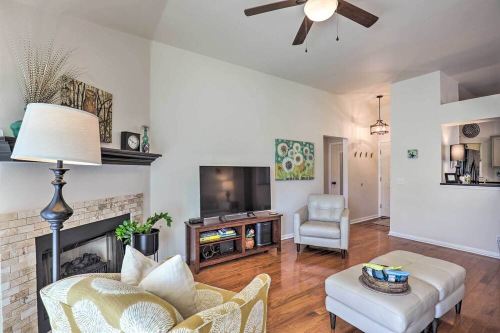 Photo of Livingroom in Kyle