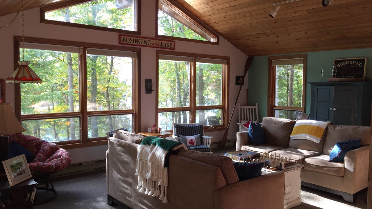 Photo of Livingroom in Algonquin Highlands