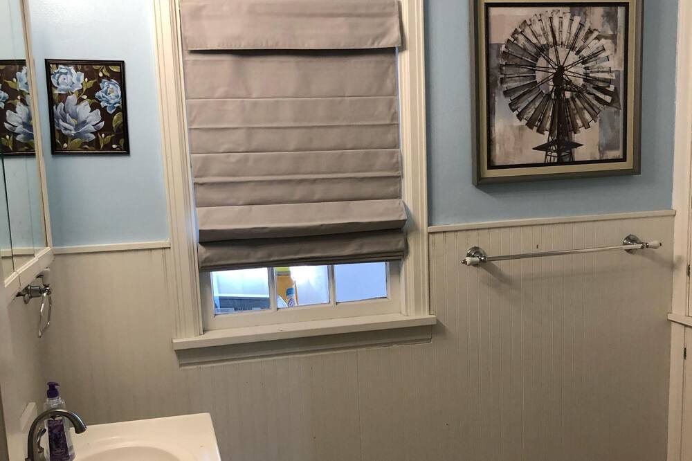 Photo of Bathroom in Bartlesville