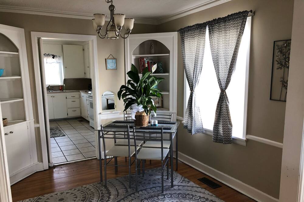 Photo of Livingroom in Bartlesville