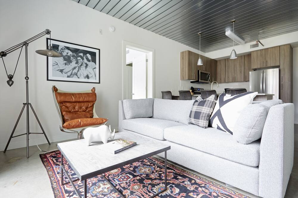 Photo of Livingroom in Midtown