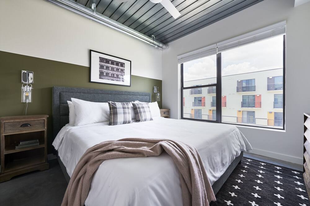 Photo of Bedroom in Midtown