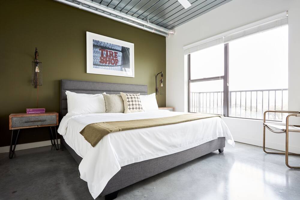 Photo of Bedroom in Midtown