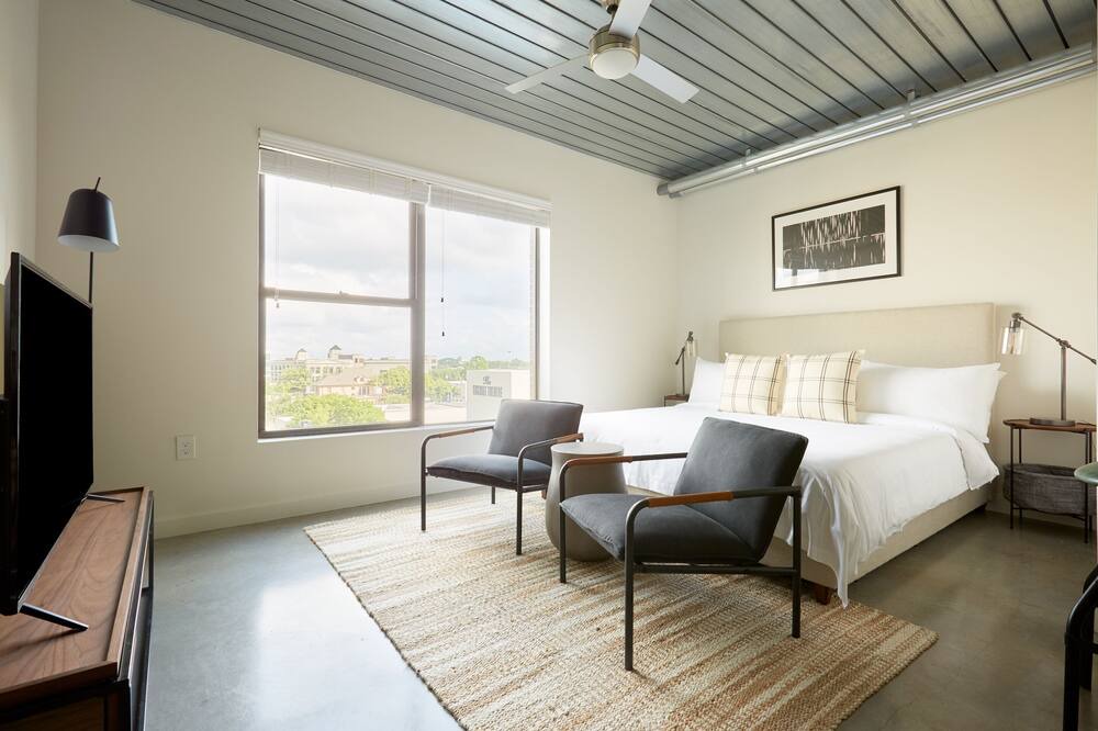 Photo of Bedroom in Midtown