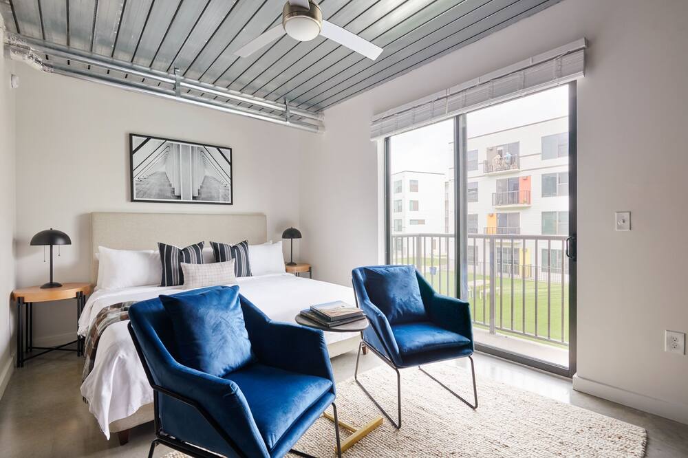 Photo of Bedroom in Midtown