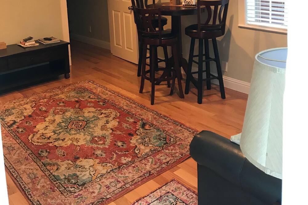 Photo of Livingroom in El Sobrante