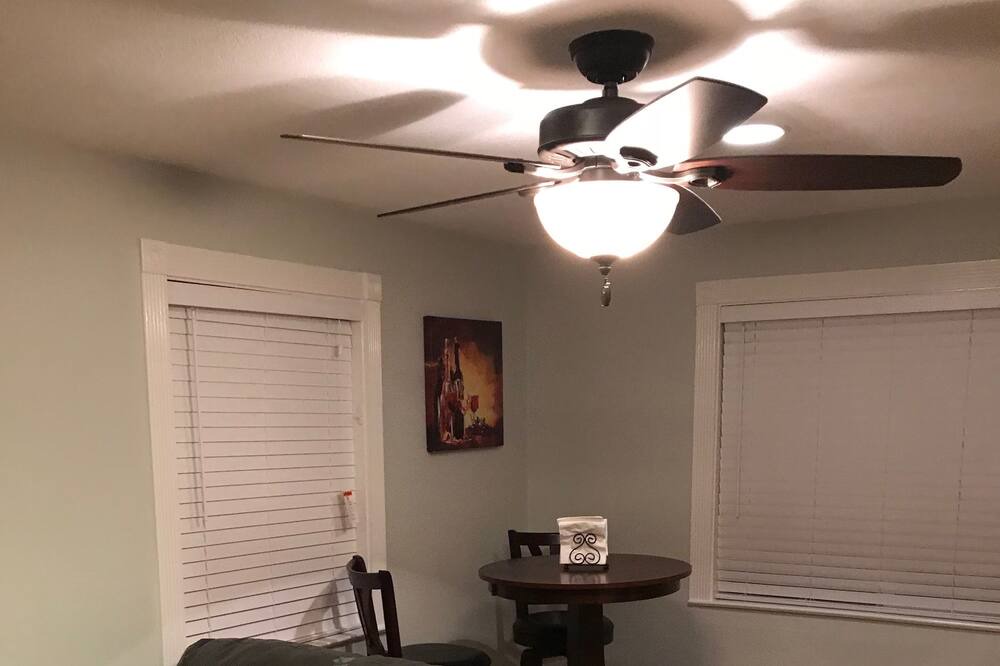 Photo of Livingroom in El Sobrante