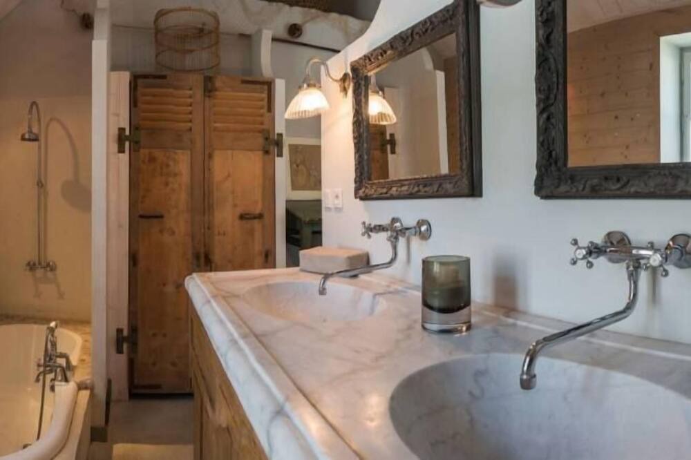 Photo of Bathroom in Noirmoutier-en-l'Ile