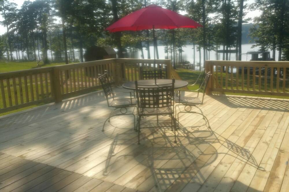 Photo of Outdoor in Broaddus