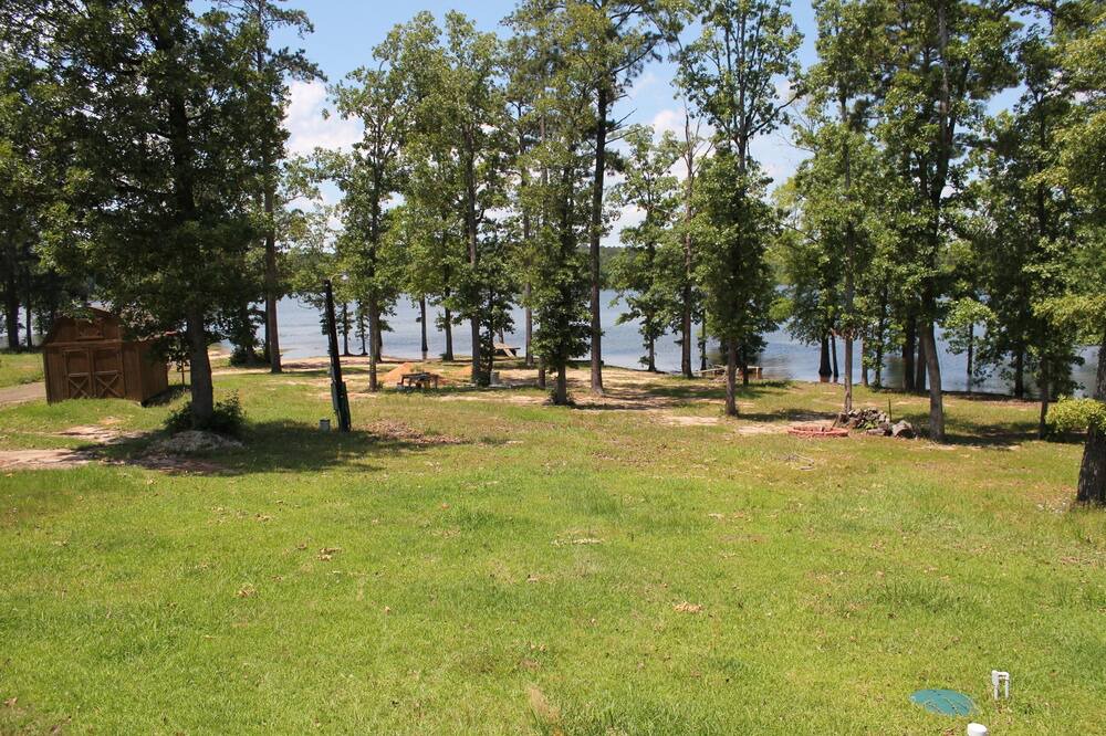 Photo of Outdoor in Broaddus