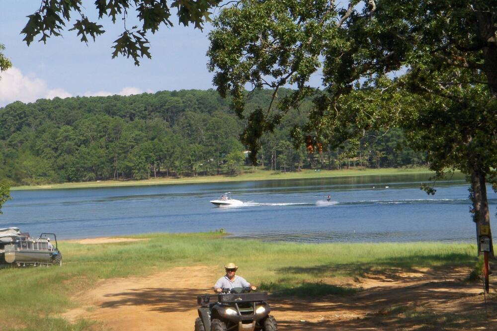 Photo of Outdoor in Broaddus