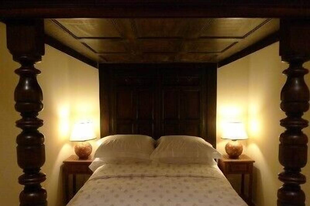 Photo of Bedroom in Glenmorangie