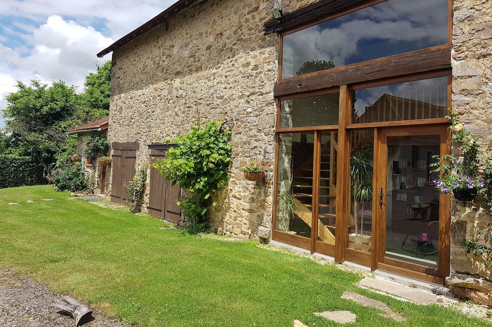 Photo of Outdoor in Saint-Yrieix-la-Perche