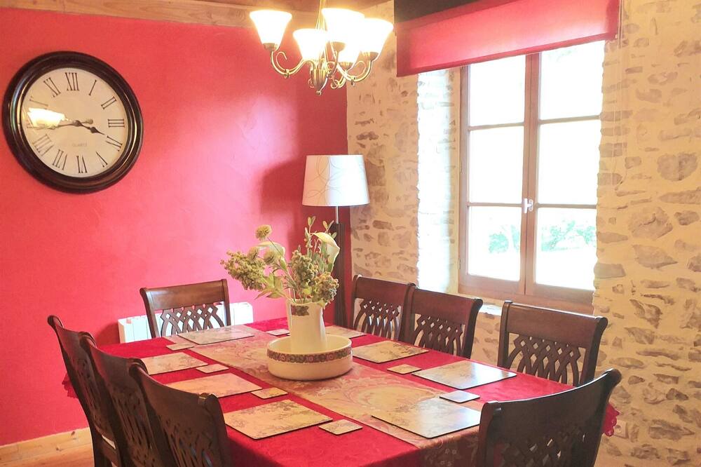 Photo of Bedroom in Saint-Yrieix-la-Perche