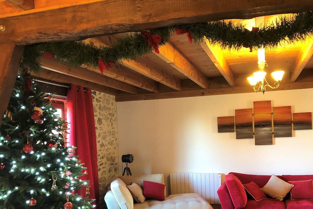 Photo of Livingroom in Saint-Yrieix-la-Perche