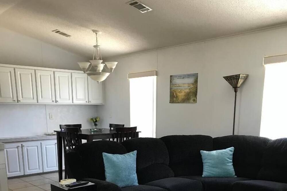 Photo of Livingroom in Pine Island Center