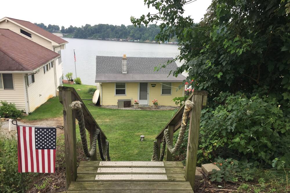Photo of Others in Monticello