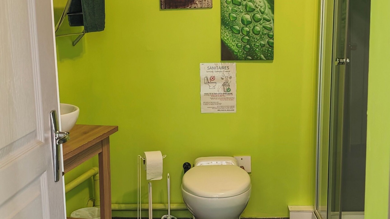 Photo of Bathroom in Liettres
