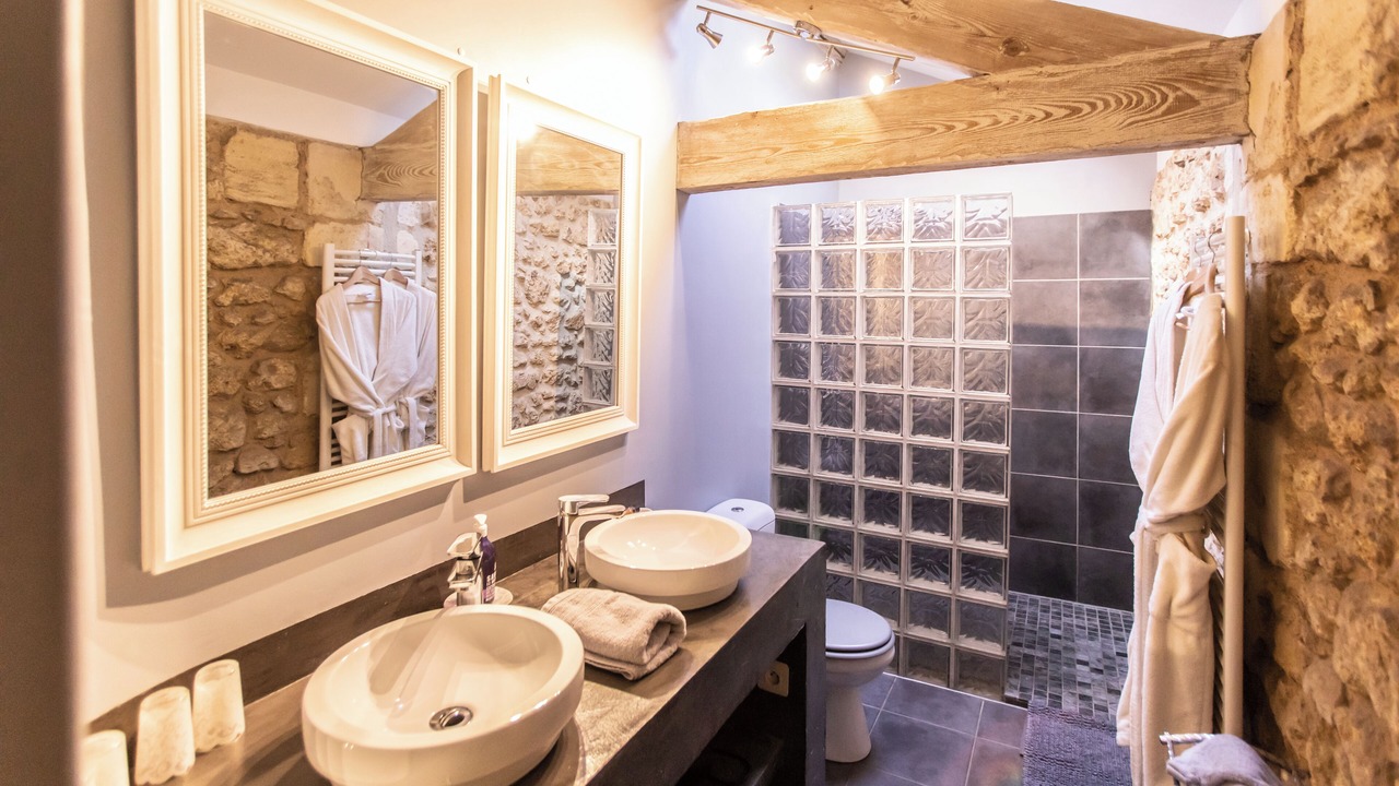 Photo of Bathroom in Le Taillan-Medoc