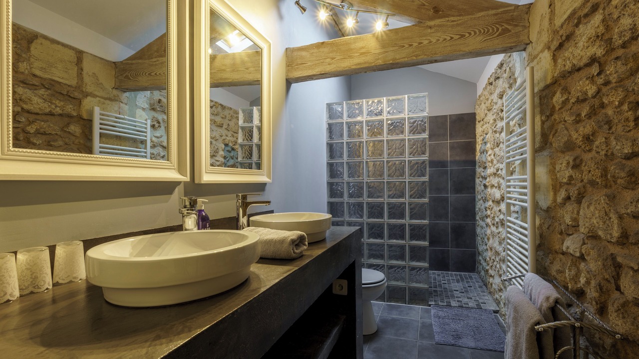 Photo of Bathroom in Le Taillan-Medoc