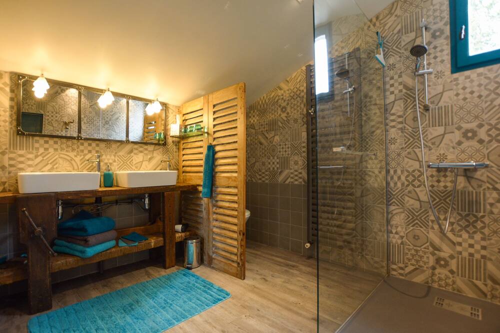 Photo of Bathroom in La Fleche