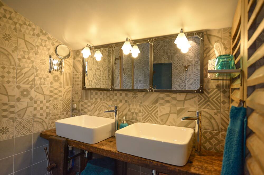 Photo of Bathroom in La Fleche