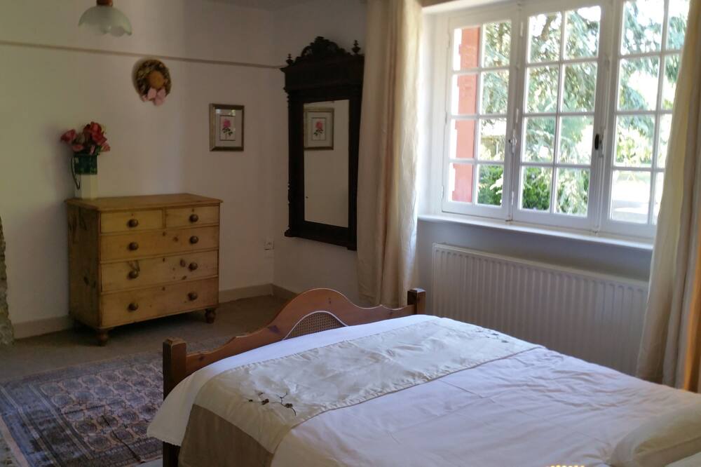 Photo of Bedroom in Saint-Nicolas-du-Pelem