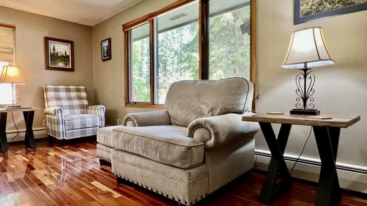 Photo of Livingroom in West Glacier