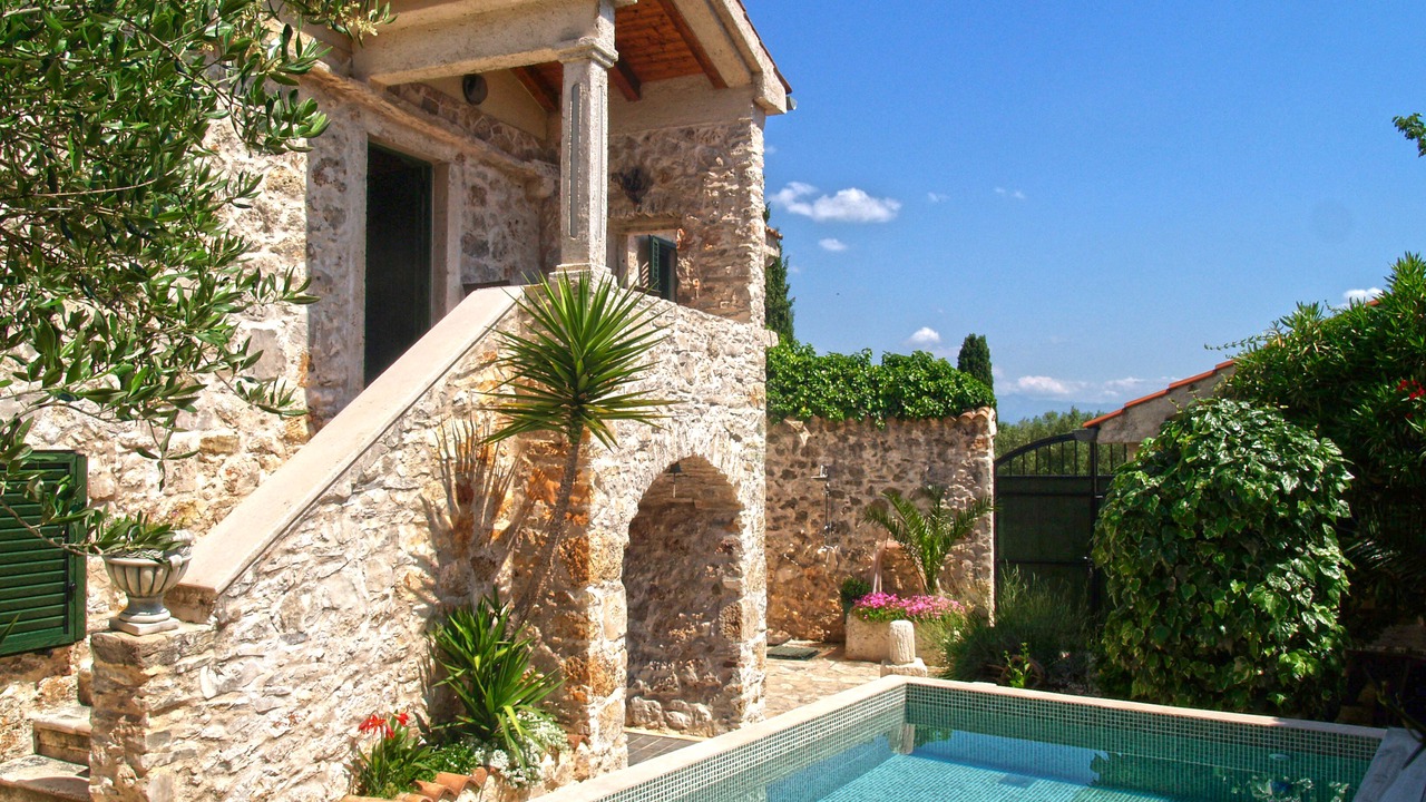 Photo of Outdoor in Banj
