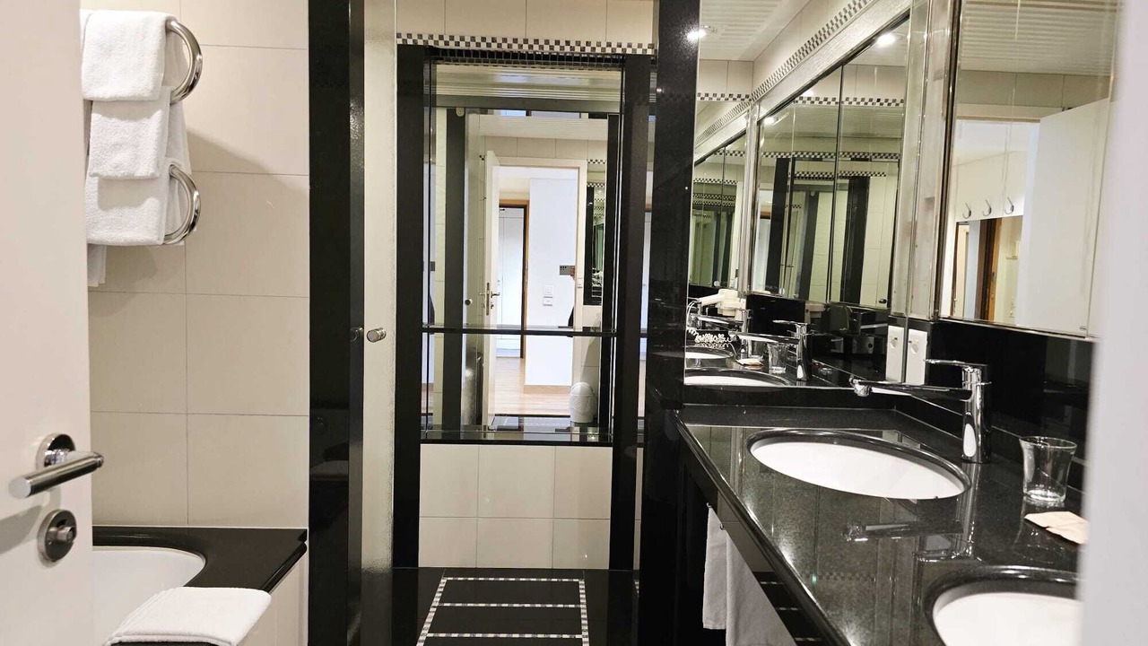 Photo of Bathroom in Hard