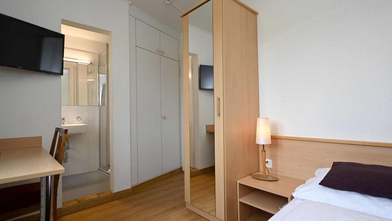 Photo of Bedroom in Hard