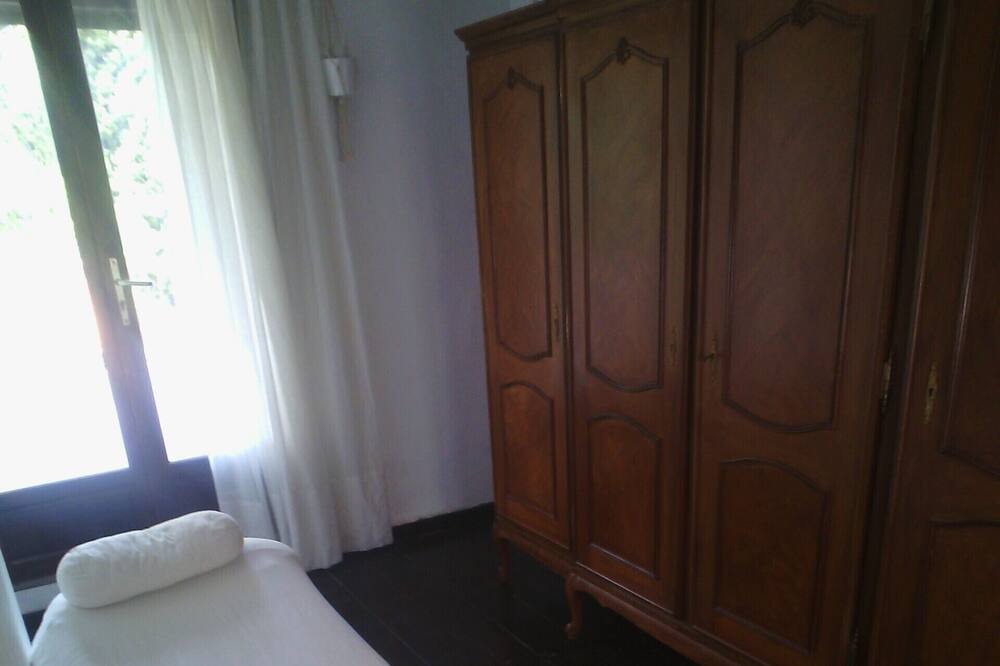 Photo of Bedroom in Mons-en-Baroeul