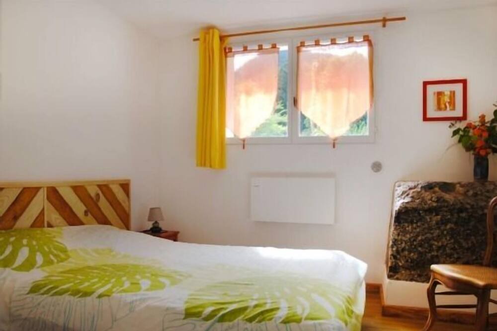 Photo of Bedroom in Fougax-et-Barrineuf