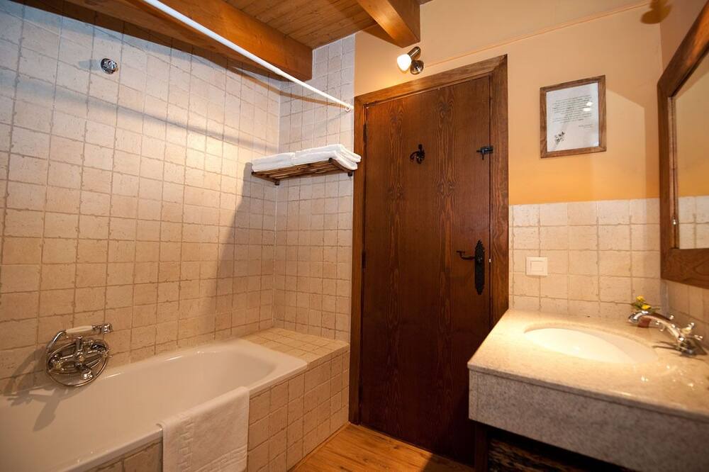 Photo of Bathroom in Sarroqueta
